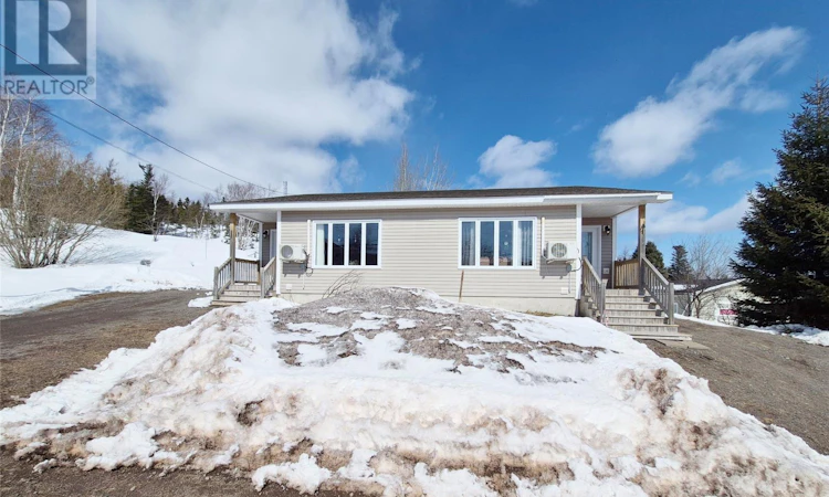 14 Leamington Heights