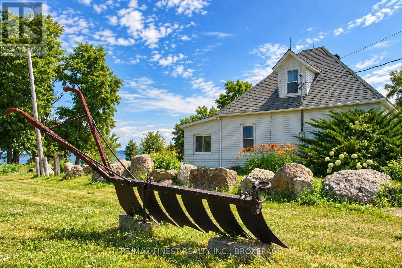 10 Front Road, Loyalist, ON, K0H 2S0