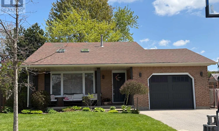 3933 Vineyard Crescent