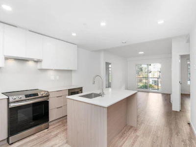 209-13969 96 Avenue - 2