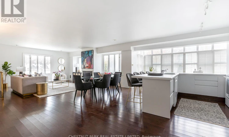 PH3-8 Hawthorn Avenue
