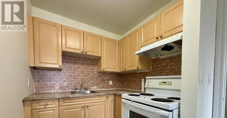 2-5 Ferndale Drive N, Barrie, ON, L4N 9V3
