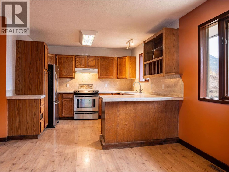 1616 Dogwood Drive, Revelstoke, BC, V0E 2S1 - 9
