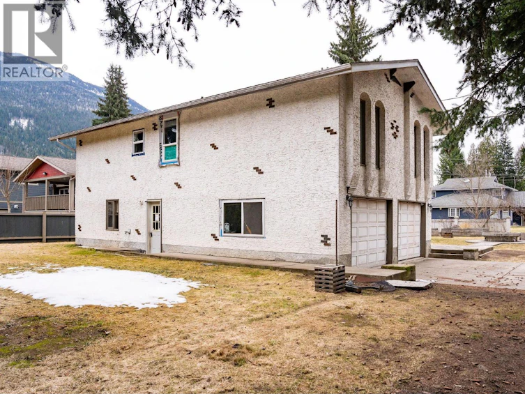 1616 Dogwood Drive, Revelstoke, BC, V0E 2S1 - 49