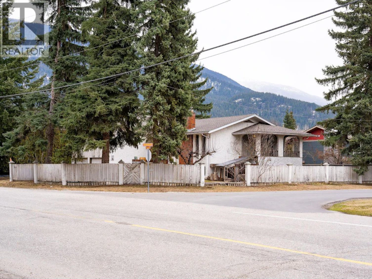 1616 Dogwood Drive, Revelstoke, BC, V0E 2S1 - 65