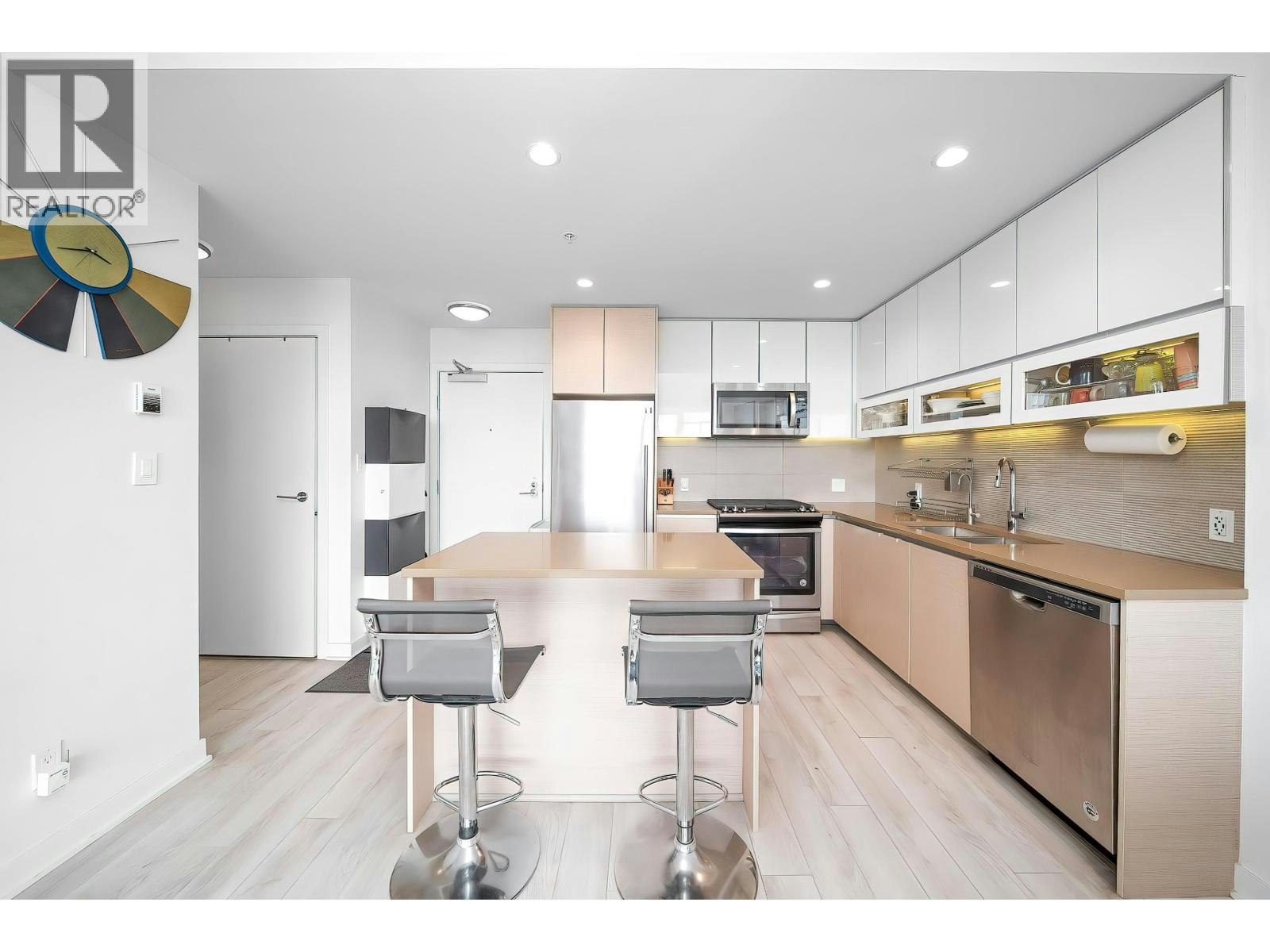 1206-8850 University Crescent - 4
