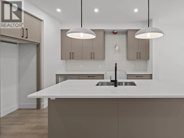 365 Arrowleaf Rise, Coldstream, BC, V1B 0B5 - 14