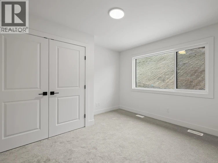 365 Arrowleaf Rise, Coldstream, BC, V1B 0B5 - 40