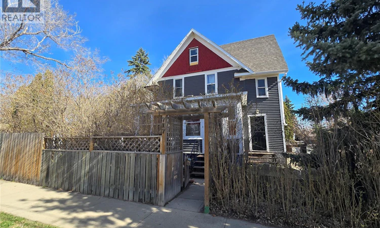 717 Coteau Avenue