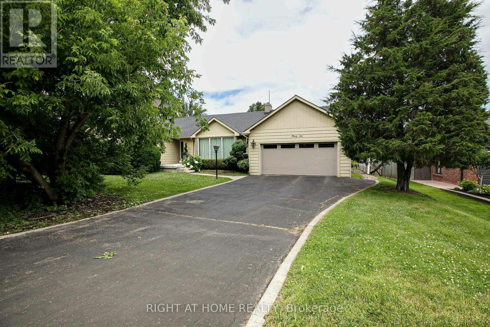 46 Roosevelt Drive, Richmond Hill, ON, L4C 6V4