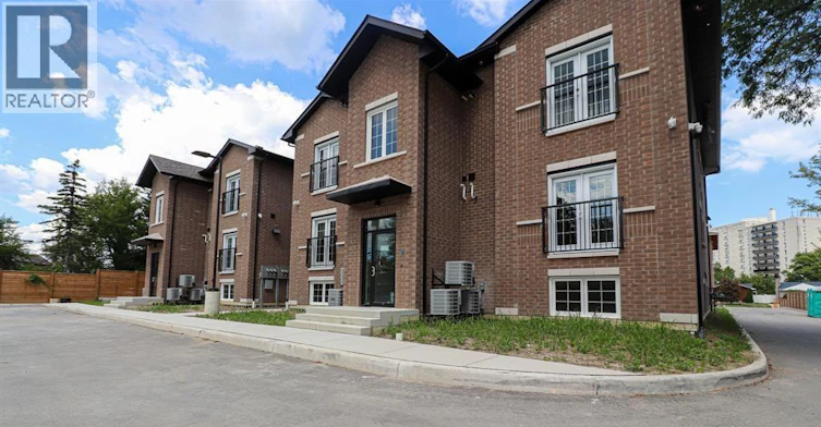 305-233 Watson, Windsor, ON, N8S 3R8