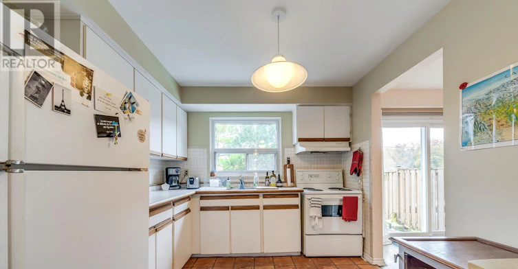 202-1055 Shawnmarr Road, Mississauga, ON, L5H 3V2 - 17