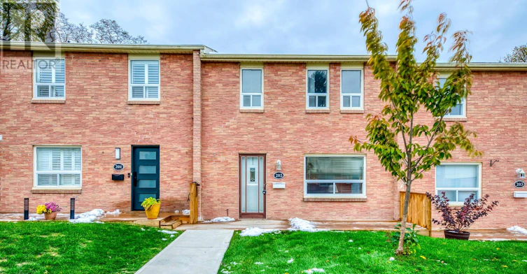 202-1055 Shawnmarr Road, Mississauga, ON, L5H 3V2