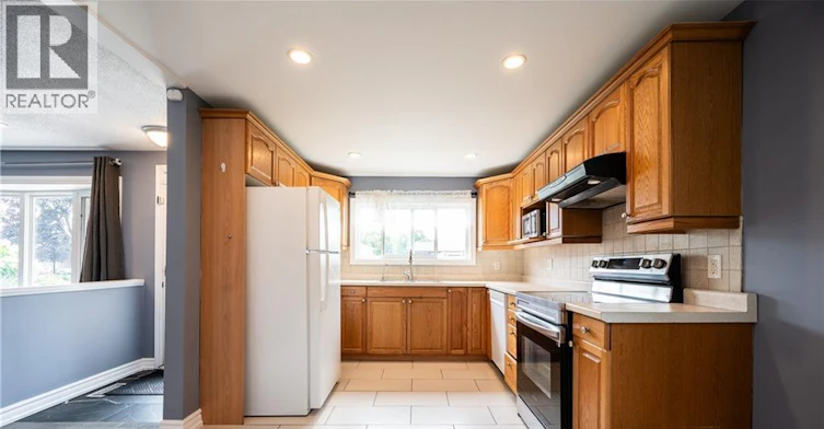 Upper-66 Belwood Crescent, Kitchener, ON, N2C 1Z3 - 11