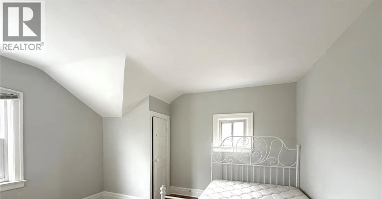 1117 Dougall, Windsor, ON, N9A 4R8 - 2