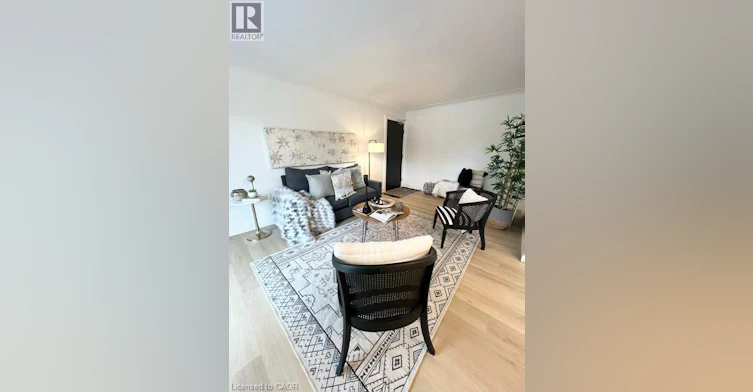 10-11 Olympic Drive, Kitchener, ON, N2M 3S7 - 2
