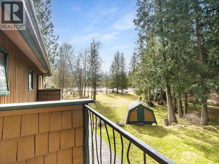 2827 Evin Road, Slocan Park, BC, V0G 2E0 - 55