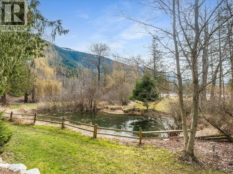 2827 Evin Road, Slocan Park, BC, V0G 2E0 - 6
