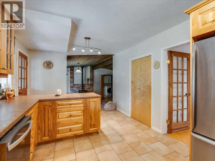 2827 Evin Road, Slocan Park, BC, V0G 2E0 - 27