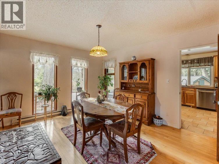 2827 Evin Road, Slocan Park, BC, V0G 2E0 - 32
