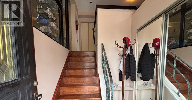 2ND FLOOR-163 Janette, Windsor, ON, N9A 4Y9 - 2