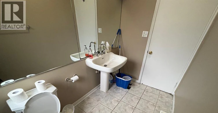 2ND FLOOR-163 Janette, Windsor, ON, N9A 4Y9 - 12