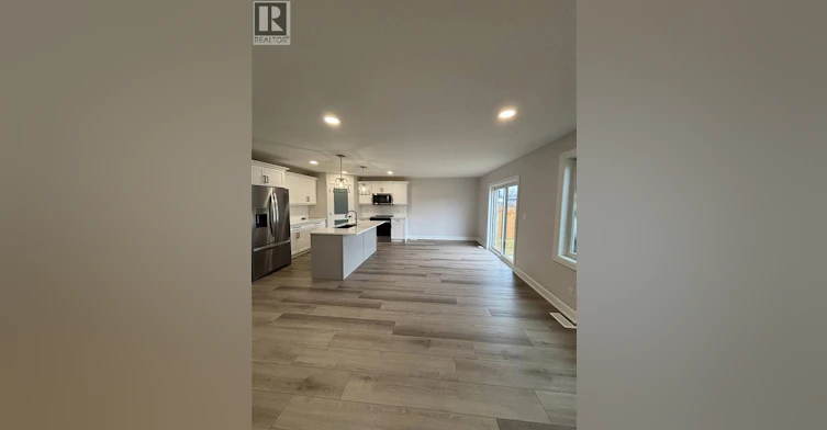 647 Ketter Way, Plympton-Wyoming, ON, N0N 1T0 - 8