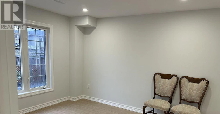 BSMT-59 Adams Street, Bradford West Gwillimbury, ON, L3Z 3E2 - 2