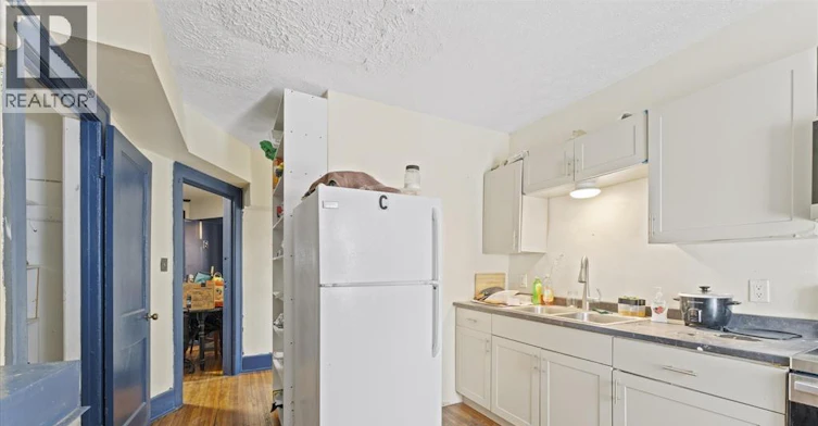 Room 5-3060 Sandwich, Windsor, ON, N9C 1A4 - 16