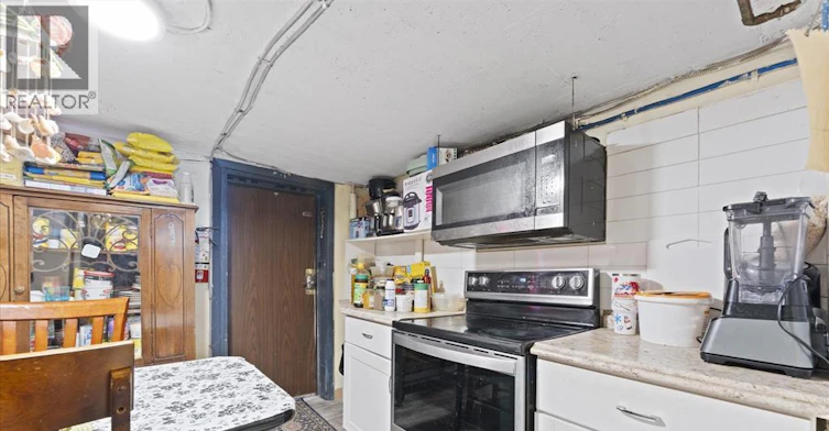 Room 5-3060 Sandwich, Windsor, ON, N9C 1A4 - 30