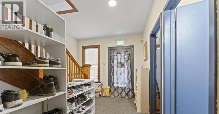 Room 5-3060 Sandwich, Windsor, ON, N9C 1A4 - 3