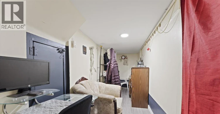 Room 5-3060 Sandwich, Windsor, ON, N9C 1A4 - 27