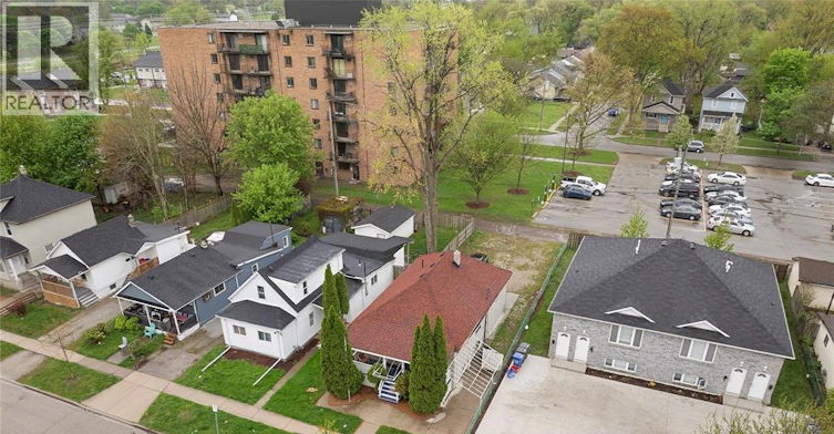 Room 4-609 St. Joseph, Windsor, ON, N9C 3H3 - 43