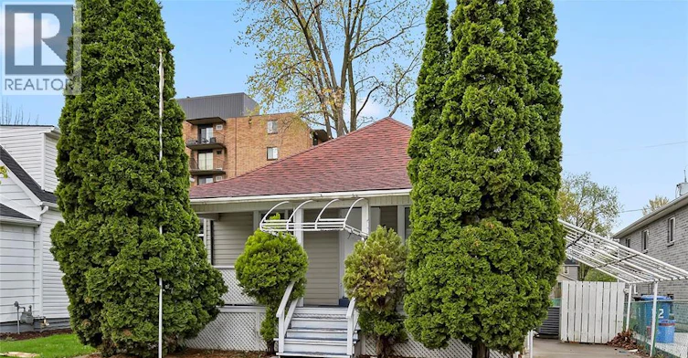 Room 4-609 St. Joseph, Windsor, ON, N9C 3H3 - 47