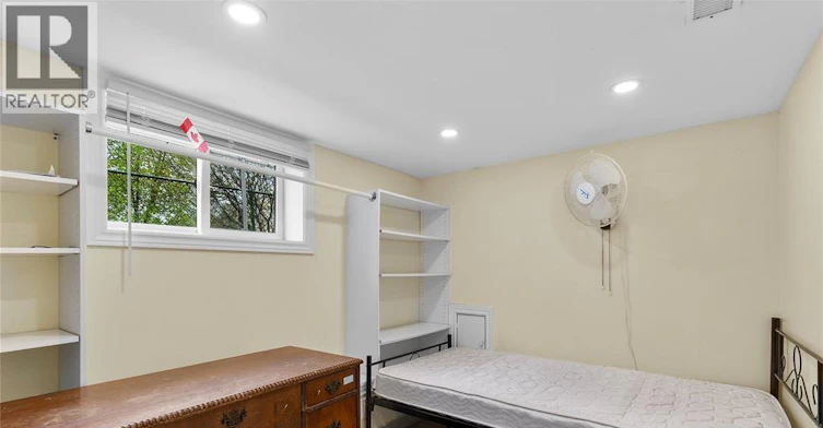 Room 4-609 St. Joseph, Windsor, ON, N9C 3H3 - 31