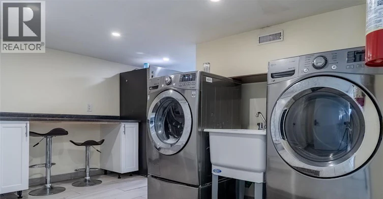 Room 4-609 St. Joseph, Windsor, ON, N9C 3H3 - 38