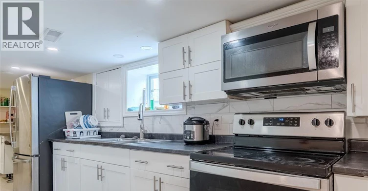 Room 4-609 St. Joseph, Windsor, ON, N9C 3H3 - 33