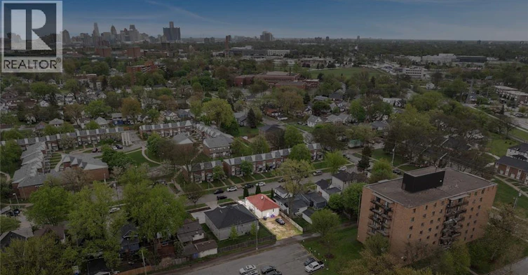 Room 4-609 St. Joseph, Windsor, ON, N9C 3H3 - 46