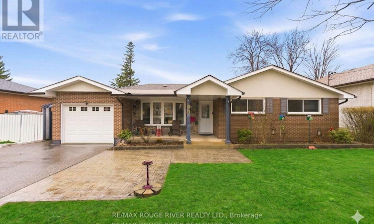98 Applewood Crescent
