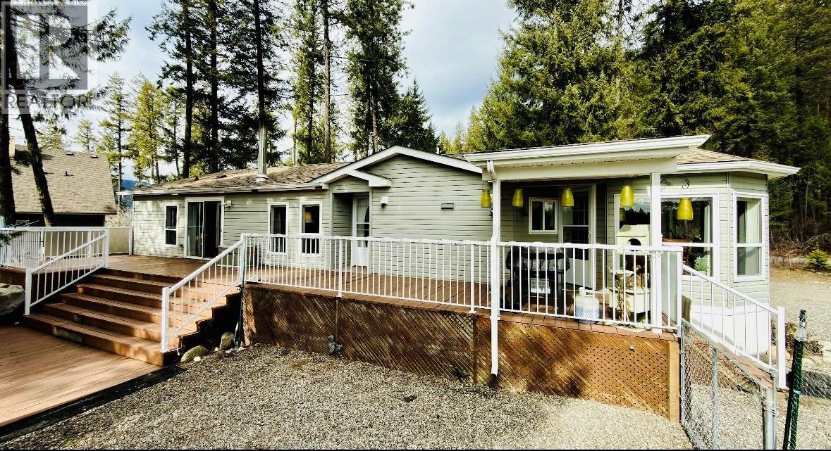 7743 Mcrae Road, Christina Lake, BC, V0H 1E0