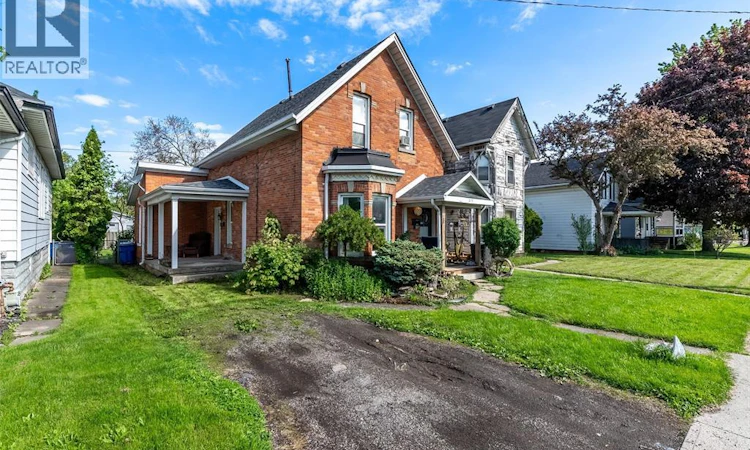 215 Grand Avenue East