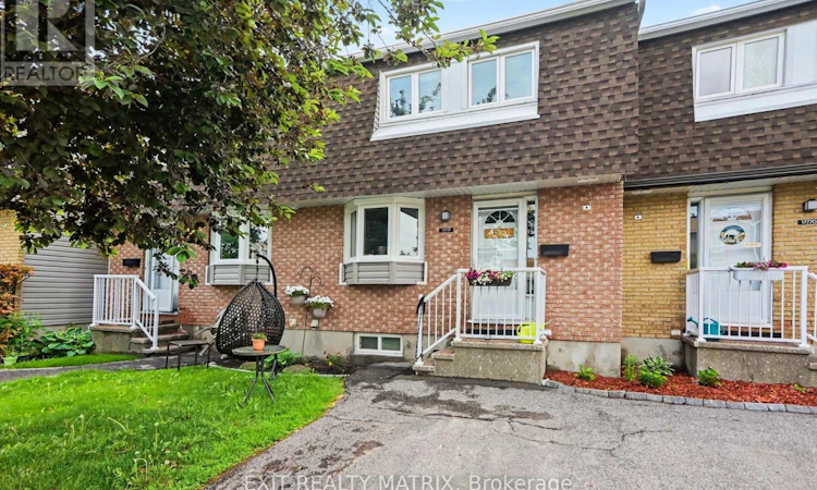 F-1777 Lamoureux Drive