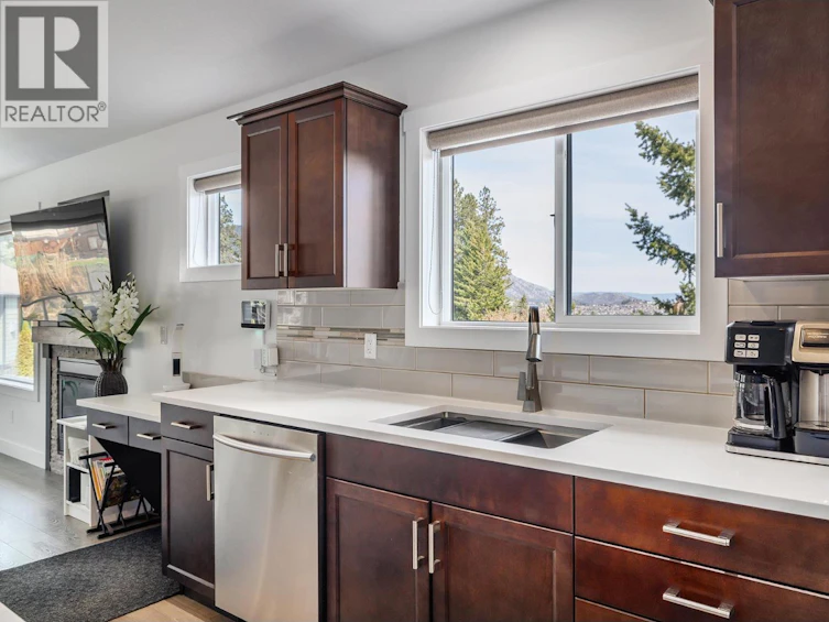 3042 Glenrosa Road, West Kelowna, BC, V4T 1C4 - 9