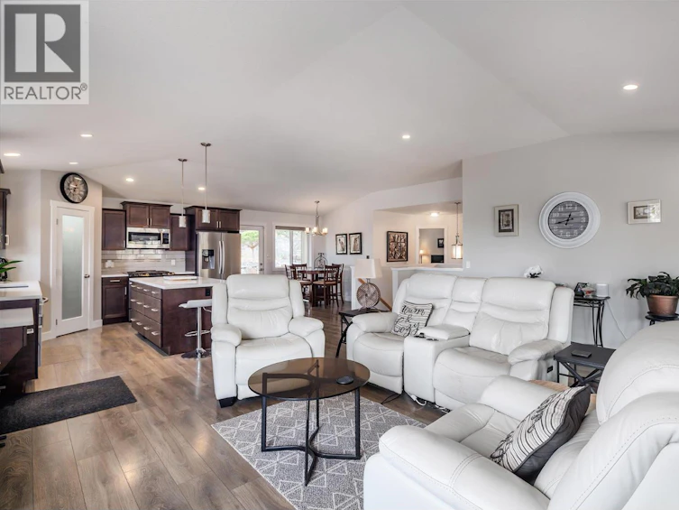 3042 Glenrosa Road, West Kelowna, BC, V4T 1C4 - 3