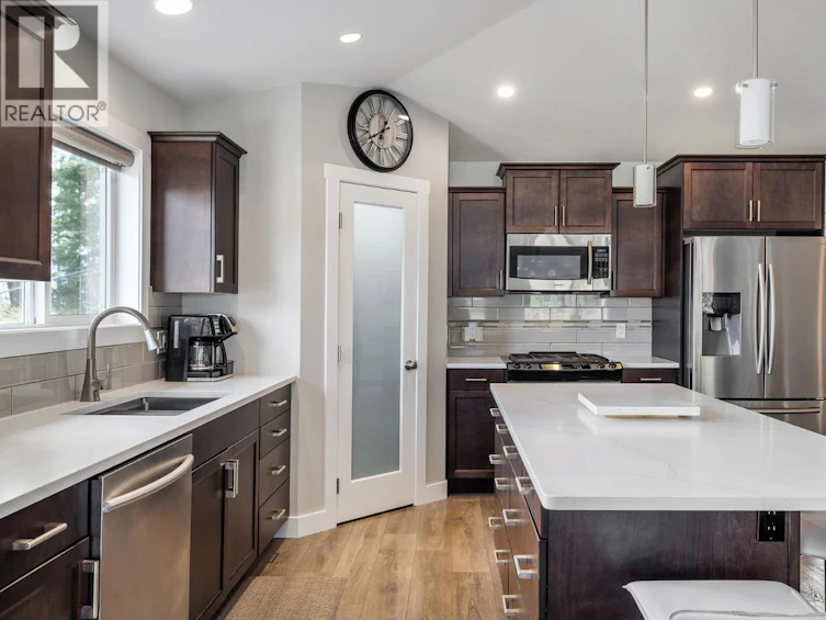 3042 Glenrosa Road, West Kelowna, BC, V4T 1C4 - 8