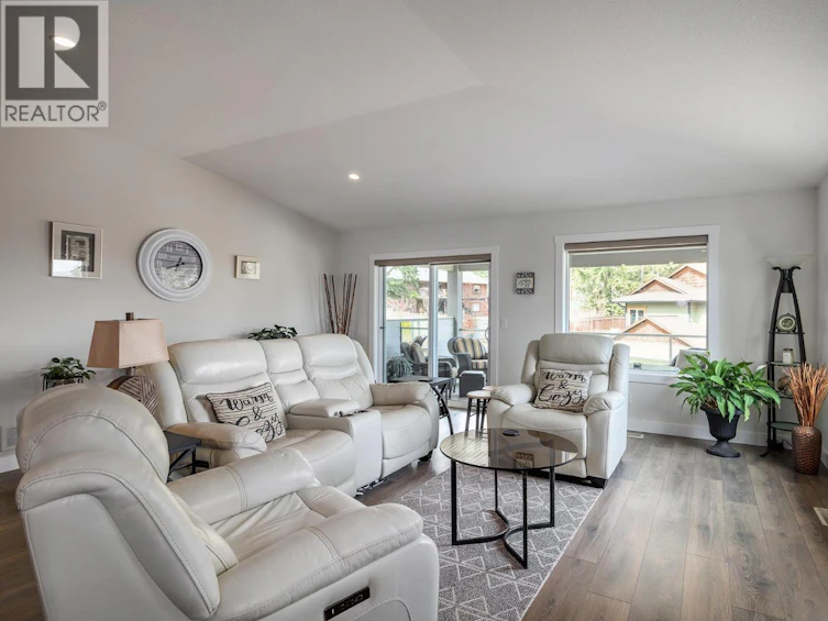 3042 Glenrosa Road, West Kelowna, BC, V4T 1C4 - 4