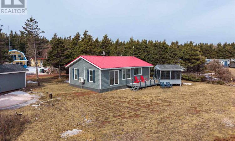 109 Oceanview Crescent