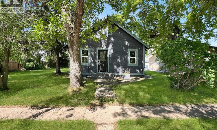 309 3rd Street W