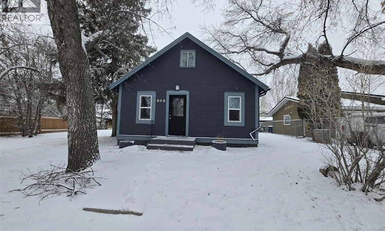309 3rd Street W