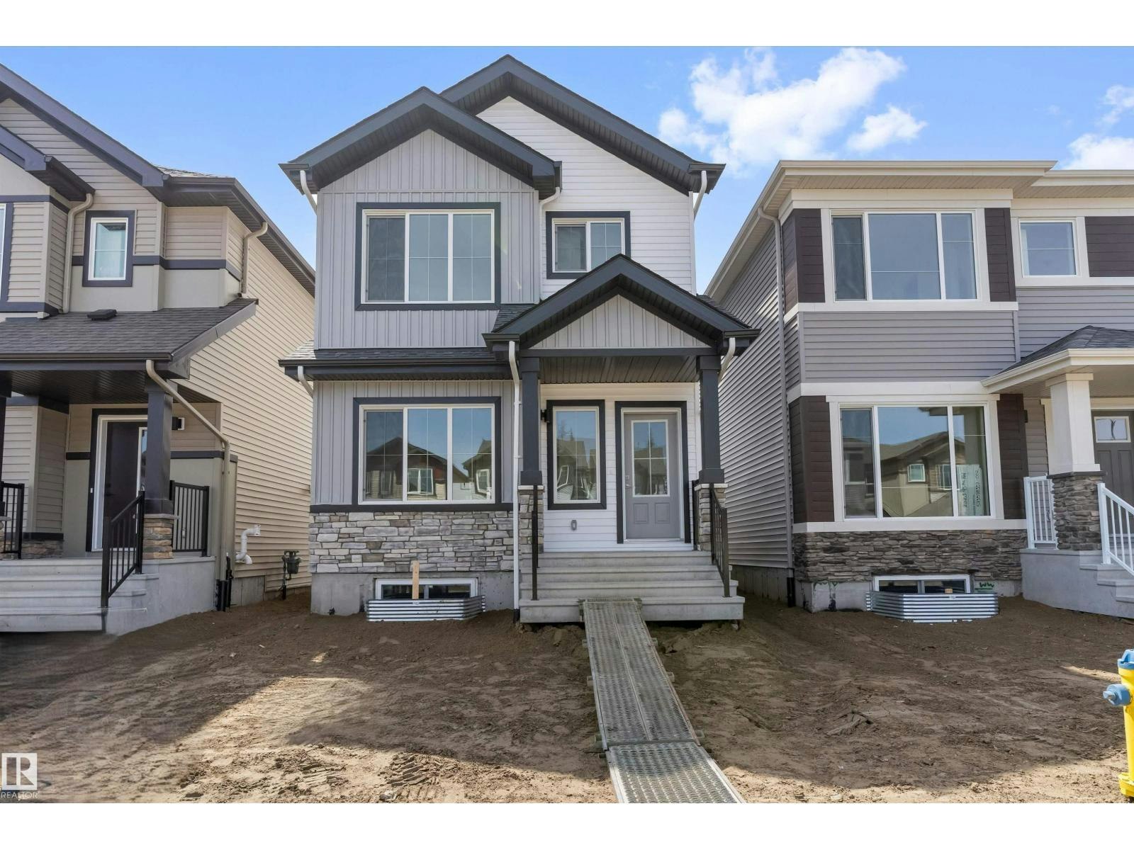 20635 43 Avenue NW, Edmonton, AB, T6M 3E3